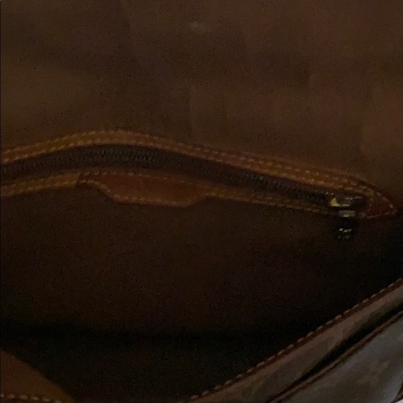 Louis Vuitton - Picture 2 of 11